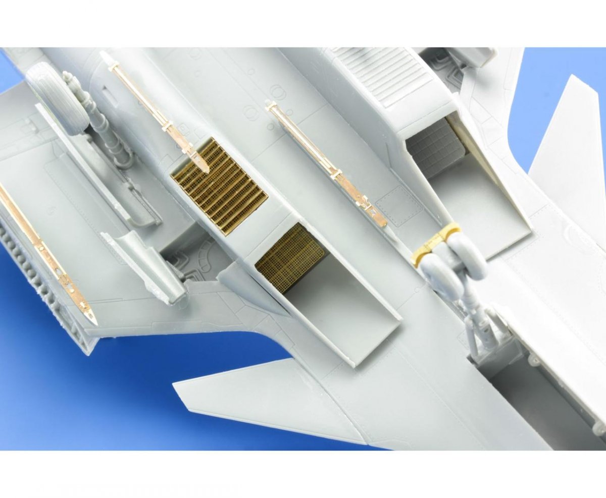 Eduard 73548 Su-33 TRUMPETER 1/72 – imagen 9