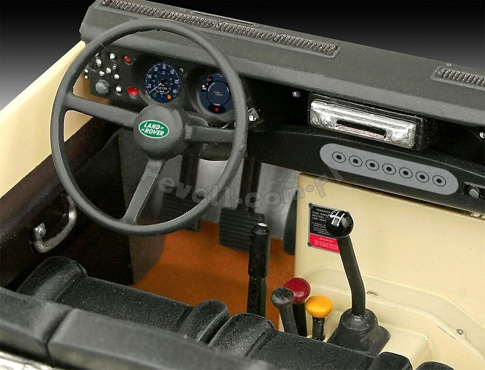 Revell 07056 Land Rover Series III LWB 109 commercial 1/24 – image 5