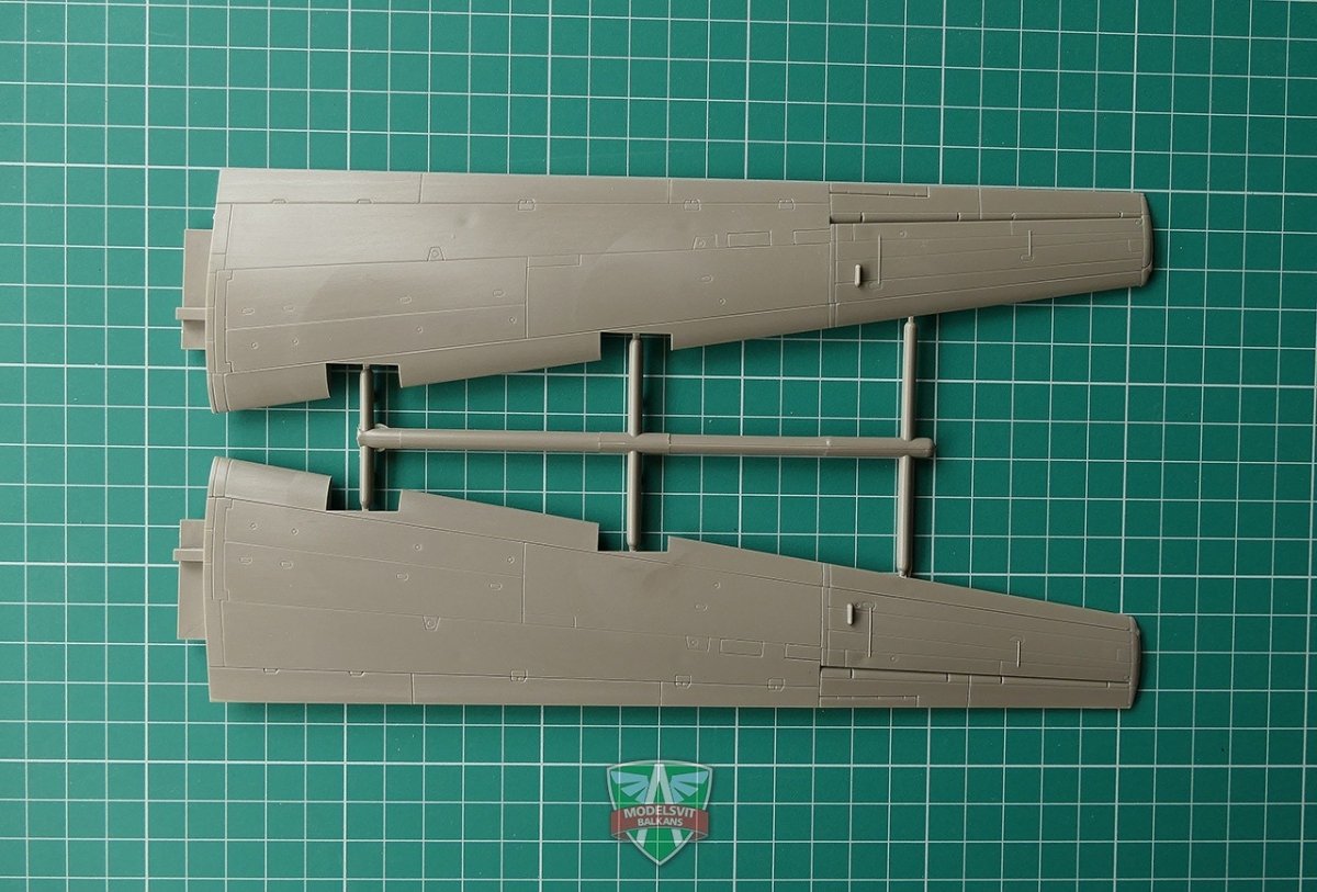 Modelsvit 72008 Antonov An-10 &amp;quot;Ukraine&amp;quot; 1/72 – immagine 7