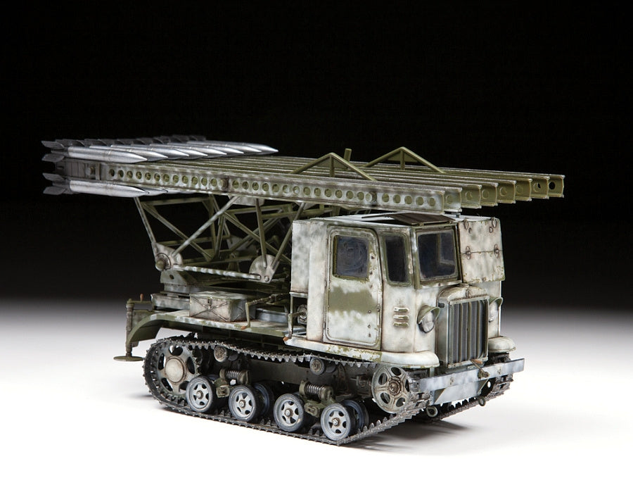 Zvezda 3700 Soviet artillery tractor with BM-13 Katyusha STZ-5 1/35 – immagine 2