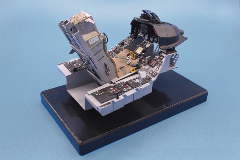 Italeri 2990 F-16 Cockpit 1/12 – Bild 10
