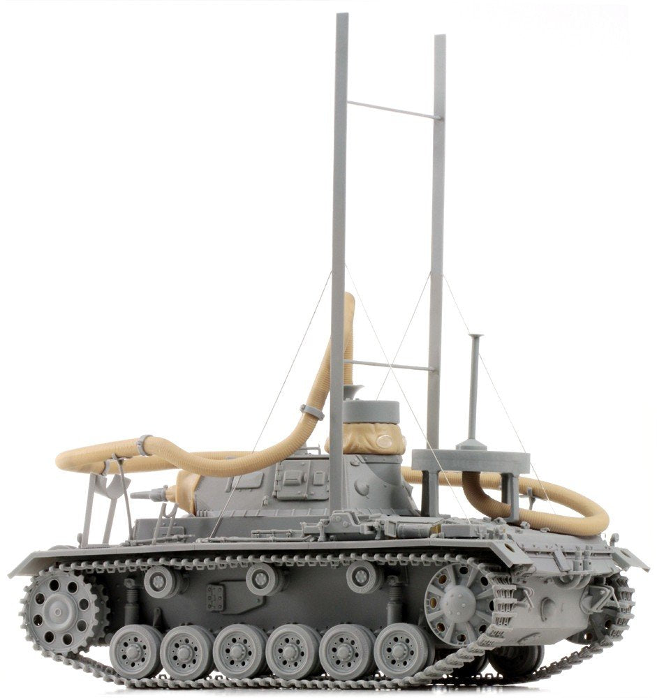 Cyber Hobby 6717 Pz. Kpfw. 111(3.7cm)(T) Ausf. F, Operation Seelowe 1/35 – Bild 7