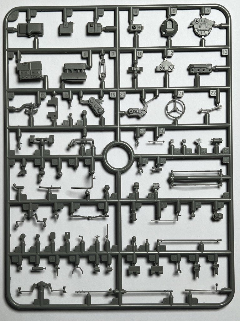 Thunder Model 35209 Morris Bofors C9/B Late The Iconic British WWII Gun Truck 1/35 – immagine 12
