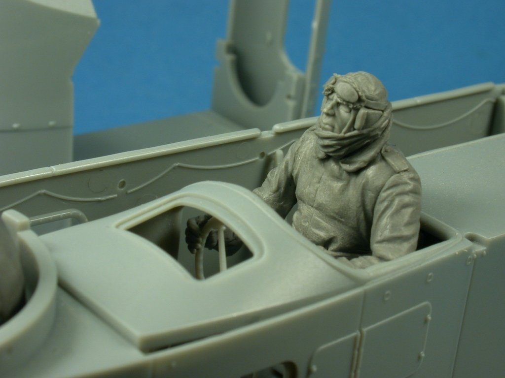 Copper State Models F32-016 bomber german 2nd crew 1/32 – image 3