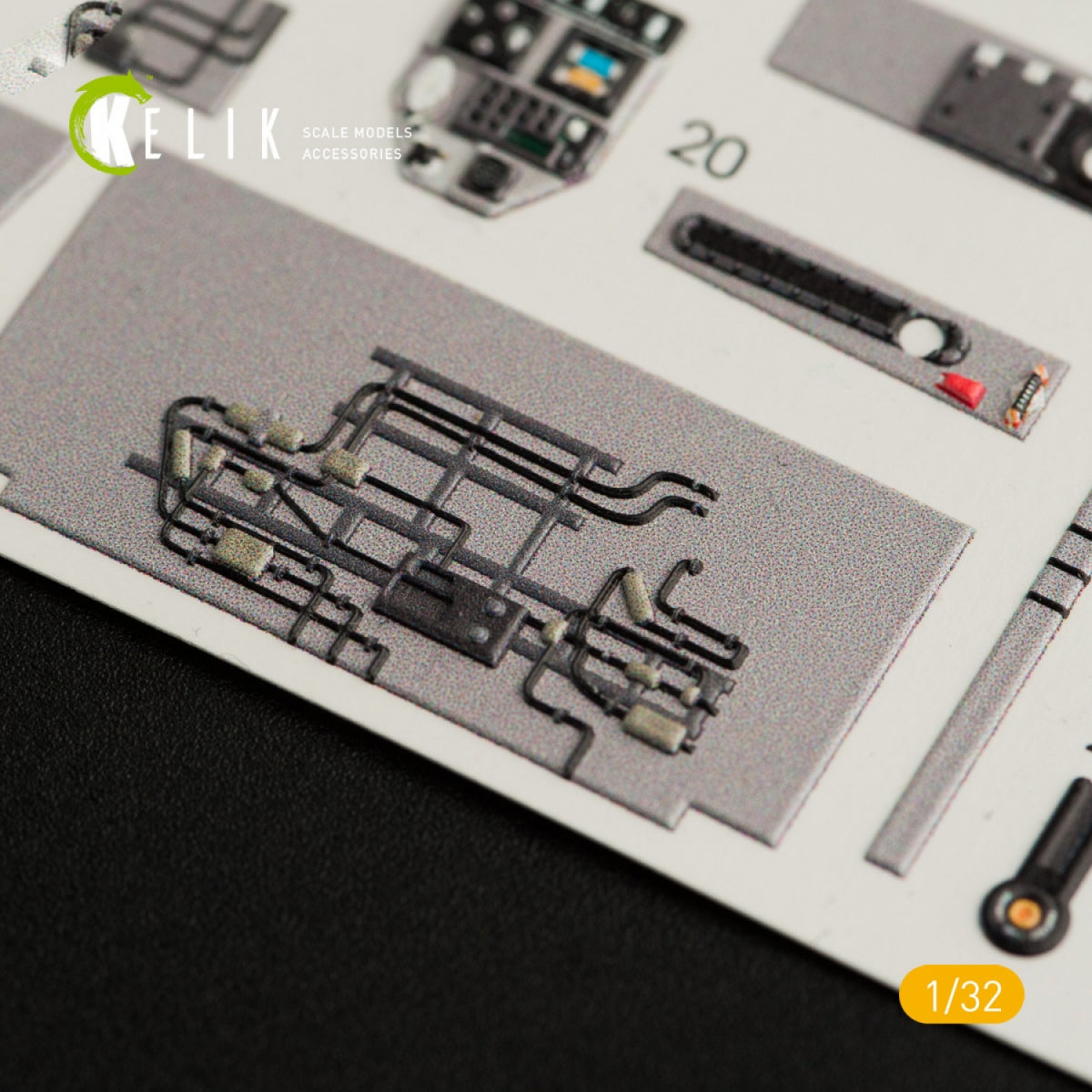 Décalcomanies 3D intérieures KELIK K32009 pour maquette Trumpeter au 1/32 – image 4