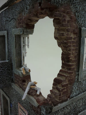 RT-Diorama 35175 Damaged Village House 1/35 – immagine 6