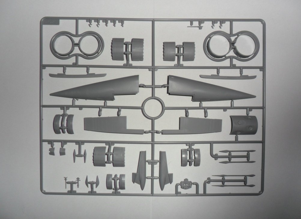 ICM 48904 MiG-25 RBF, Soviet Reconnaissance Plane 1/48 – zdjęcie 6