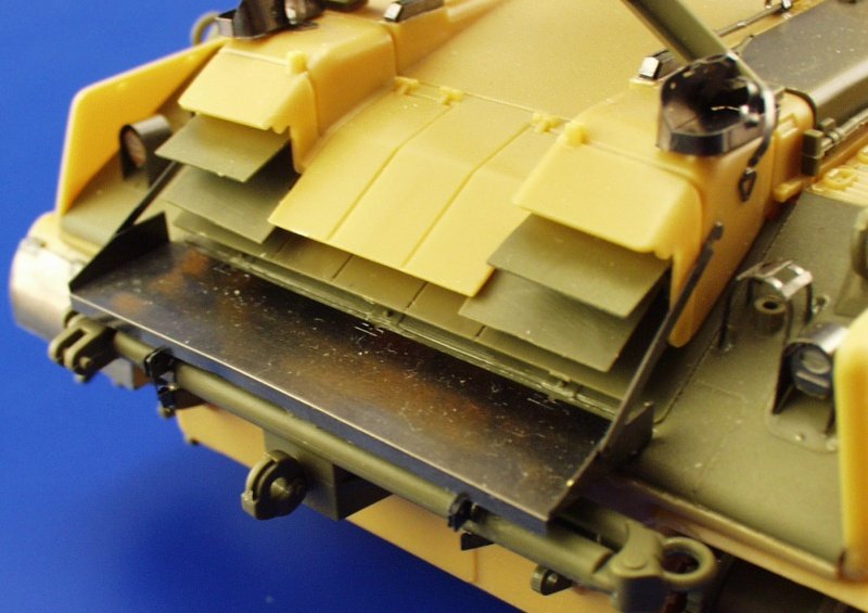 Eduard 35787 M-88 Recovery Tank AFV Club – immagine 4