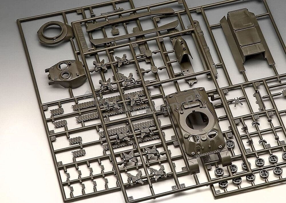 Revell 03290 Sherman M4A1 1/72 – image 5