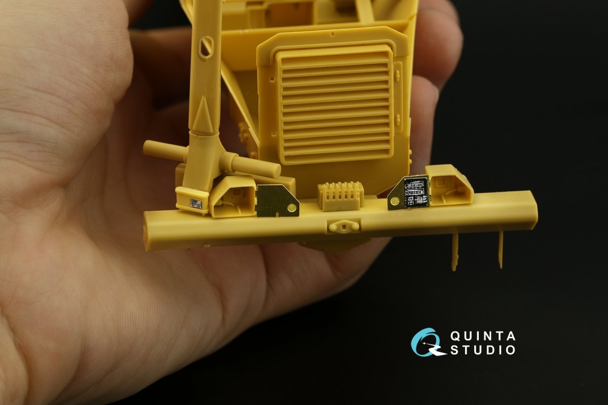 Quinta Studio QD35042 Buffalo 6x6 MPCV 3D-Printed &amp;amp; coloured Interior on decal paper (Bronco) 1/35 – immagine 10