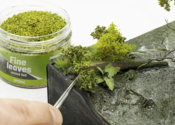 Model Scene 750-01 Fine Leaves - Spring 120 ml