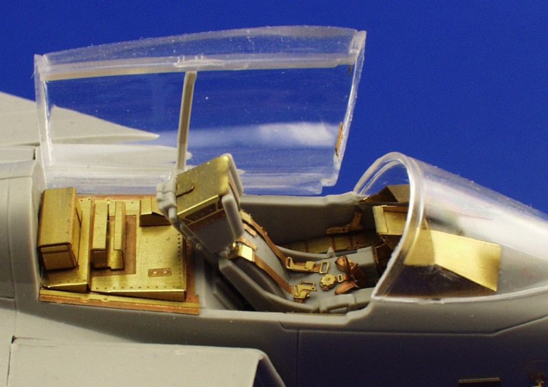 Eduard 49300 JAS-39 Gripen 1/48 Italeri – immagine 8