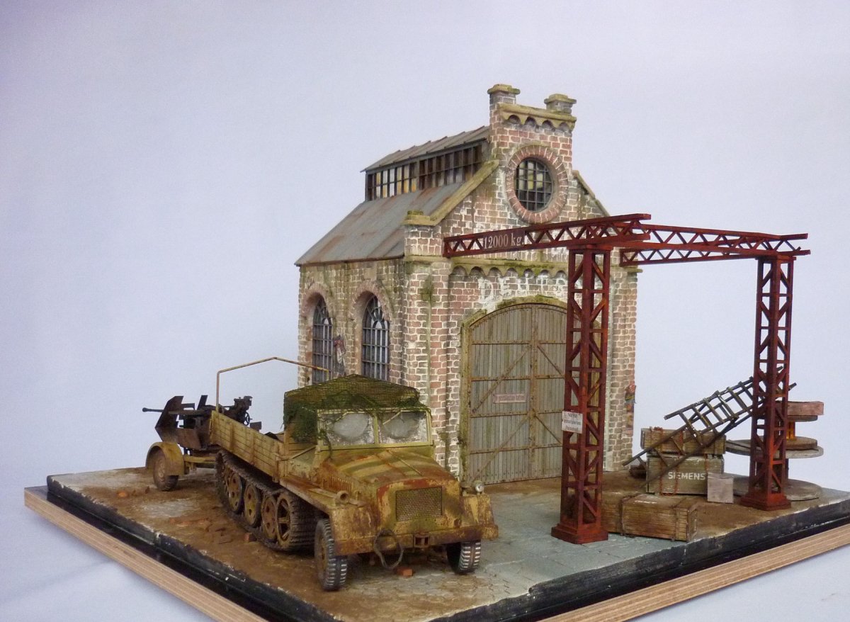 RT-Diorama 35292 Diorama-Base: &amp;quot;Railroad Shed&amp;quot; 1/35 – immagine 12