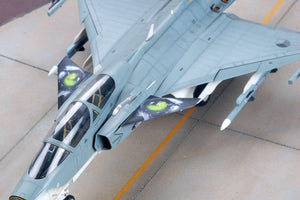 Kitty Hawk 80118 Jas-39B/D Gripen 1/48 – image 2