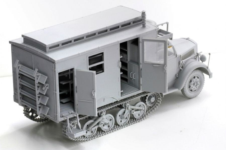 Dragon 6766 Sd.Kfz.3 Ambulance Maultier (1/35) – image 13