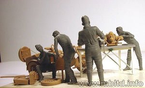 Master Box 3560 German motocycle repair team 1/35 – Bild 7