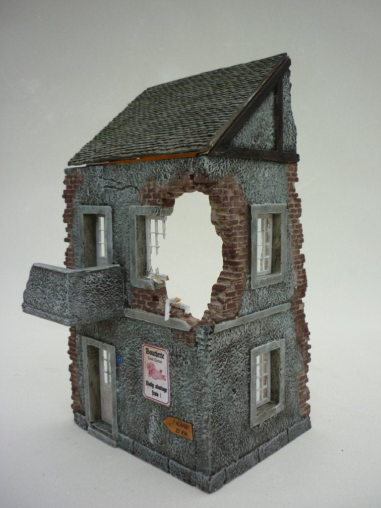 RT-Diorama 35175 Damaged Village House 1/35 – immagine 4