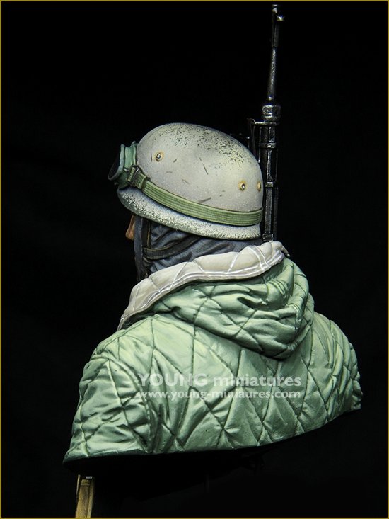 Young Miniatures YM1874 German Fallschirmjäger Eastfront 1943 1/10 – immagine 4