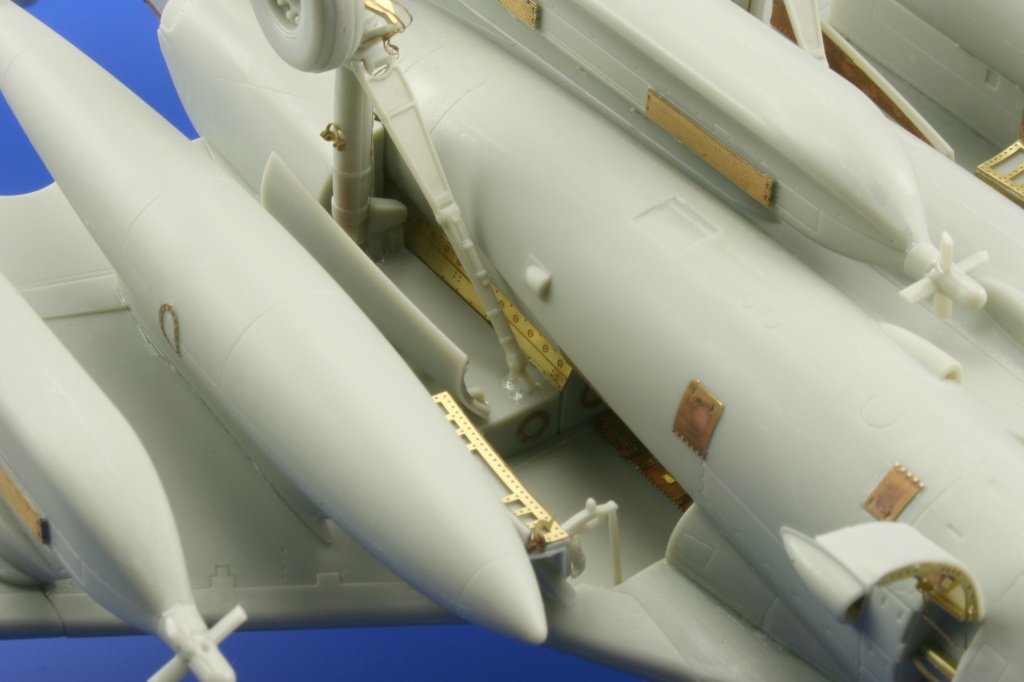 Eduard 48681 EA-6B undercarriage 1/48 Kinetic – image 3