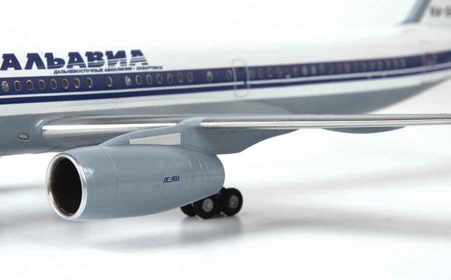 Zvezda 7049 Tu-214 1/144 – image 7