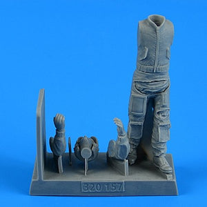 Aerobonus 320157 Pilote de combat de l&amp;#39;OTAN 1/32