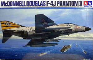 Tamiya 60306 McDonnell F-4J Phantom II 1/32