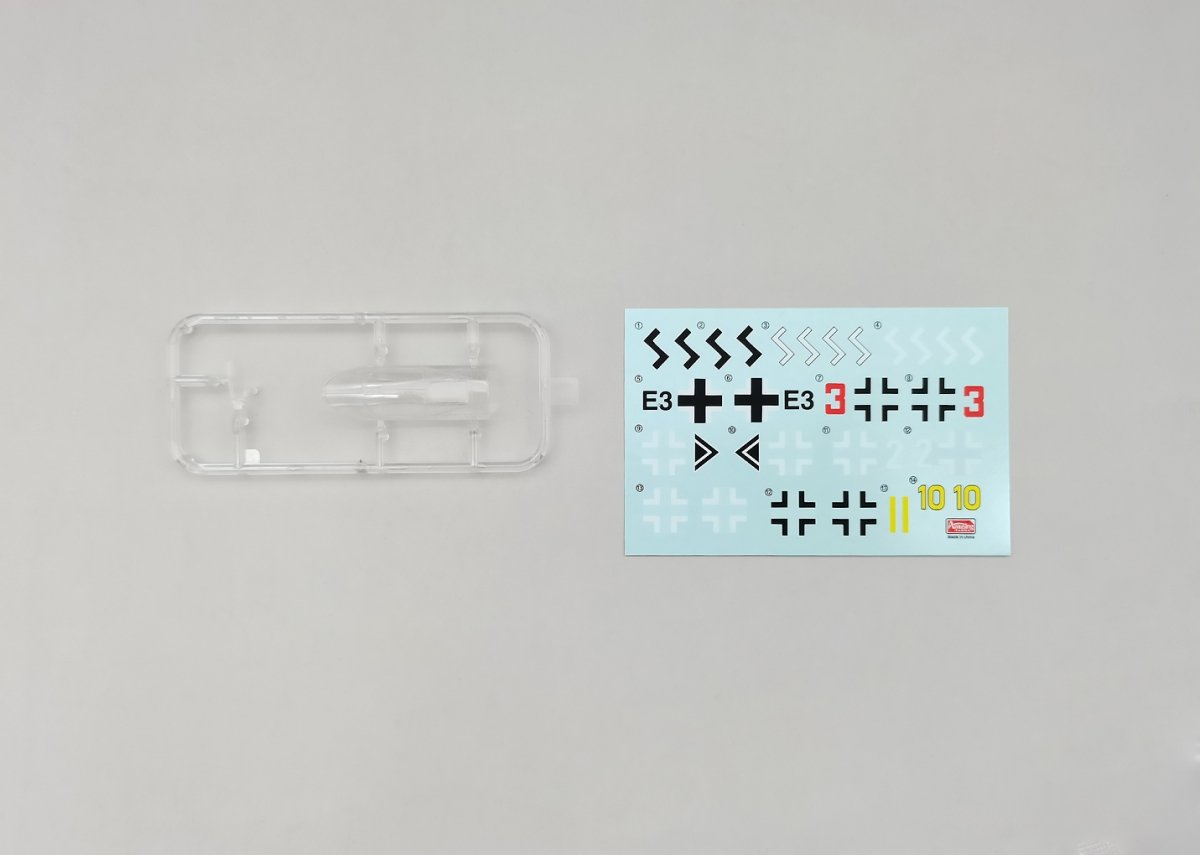 Amusing Hobby 48A003 Messerschmitt Me 262 HGIII 1/48 – image 6