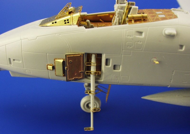 Eduard 73232 A-10 1/72 ITALERI, REVELL – Bild 4