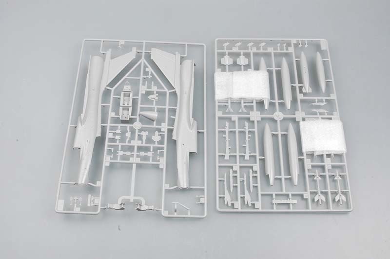 Trumpeter 01644 Chinese J-10S fighter 1/72 – immagine 5
