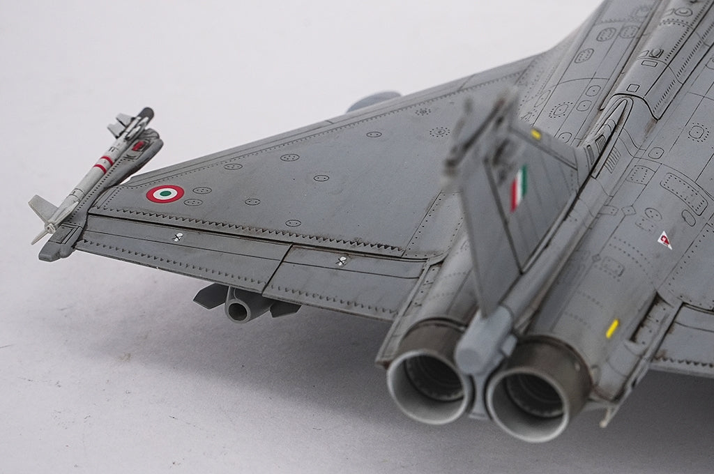 Trumpeter 01690 PAF J-10CE Multi-Role Fighter &amp; IAF Rafale 2 in 1 1/72