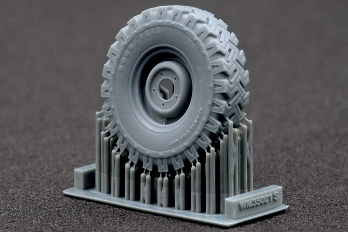 ScaleX WM 35021S L. Rover 88 7.5 big Sagged wheel set (for AK-Interactive) 1/35
