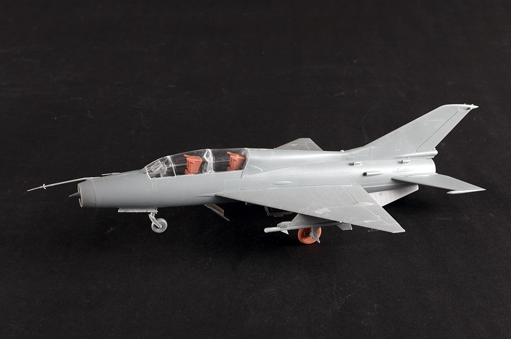 Trumpeter 02825 JJ-7A Trainer 1/48 – Bild 7