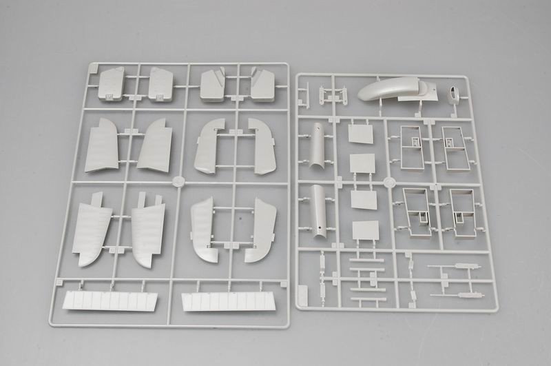 Trumpeter 02417 Hurricane Mk II D/Trop 1/24 – Bild 4