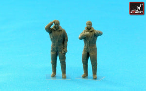 Armory Models F7224a RAF WWII crewmen in high altitude outfit – “Flight Stories” 1/72 – immagine 3