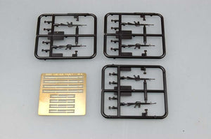 Trumpeter 00502 American machine gun AR15/M16/M4 FAMILY M16-A2 1/35 – immagine 2