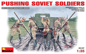 MiniArt 35137 Pushing Soviet Soldiers (1939-1945) 1/35