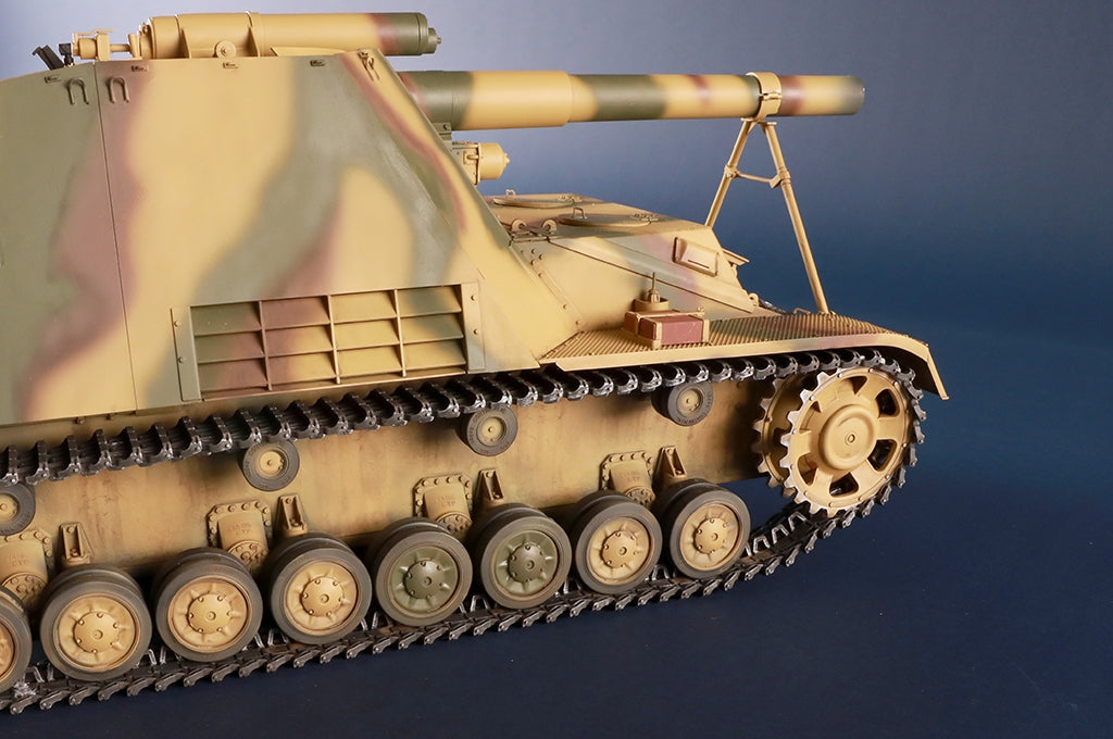 Trumpeter 00953 German Sd.Kfz.165 Hummel Late Production 1/16 – image 11