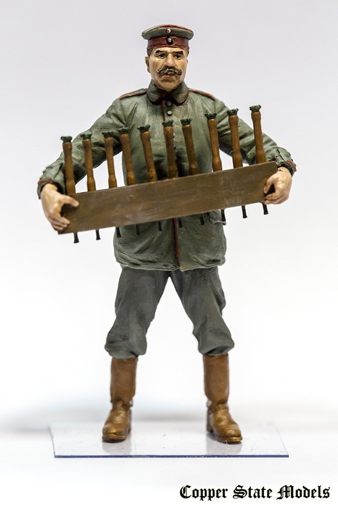 Copper State Models F32-004 German aerodrome personnel with grenades crate 1/32 – immagine 2