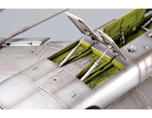 Trumpeter 02232 North American F-100D Fighter 1/32 – immagine 4