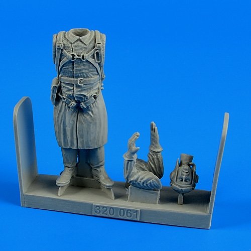 Aerobonus 320061 Russian pilot WWII 1/32