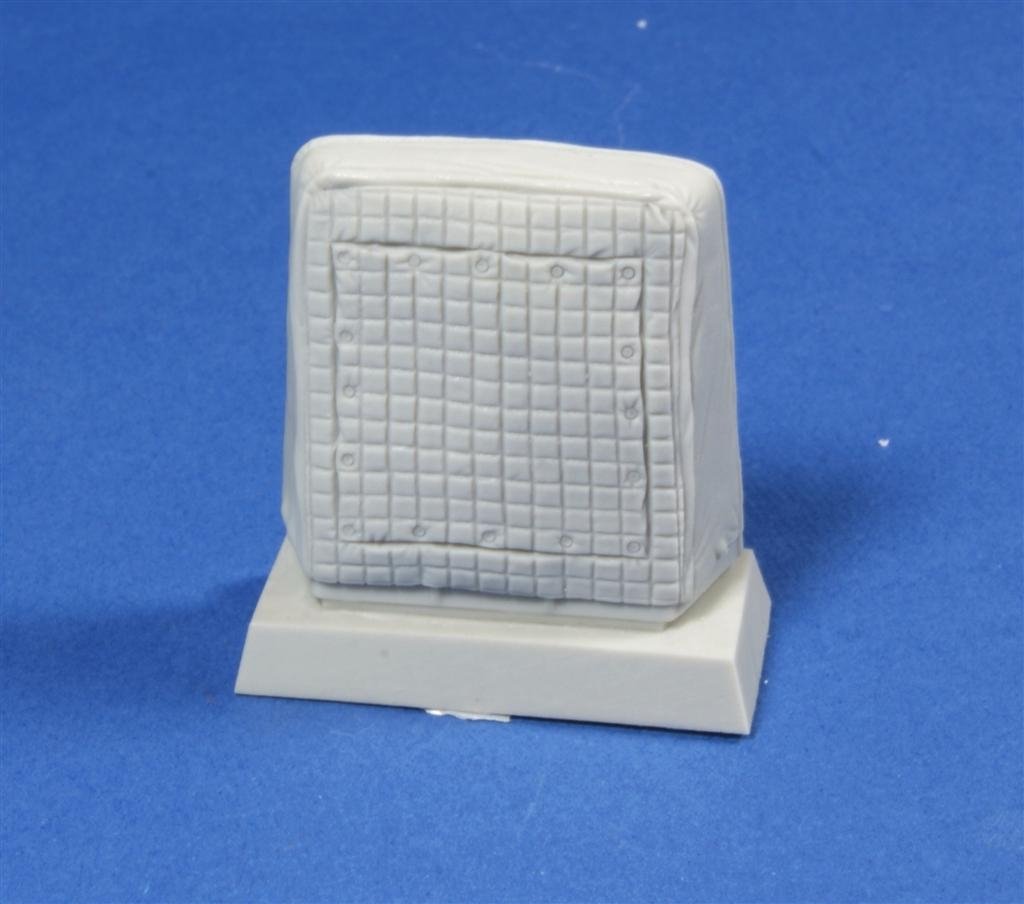 Panzer Art RE35-174 Cooler mask with canvas cover for Sd.Kfz 9 “FAMO” 1/35 – immagine 2