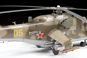 Zvezda 4823 Mi-24V/VP Hélicoptère d&amp;#39;attaque soviétique 1/48 – image 4