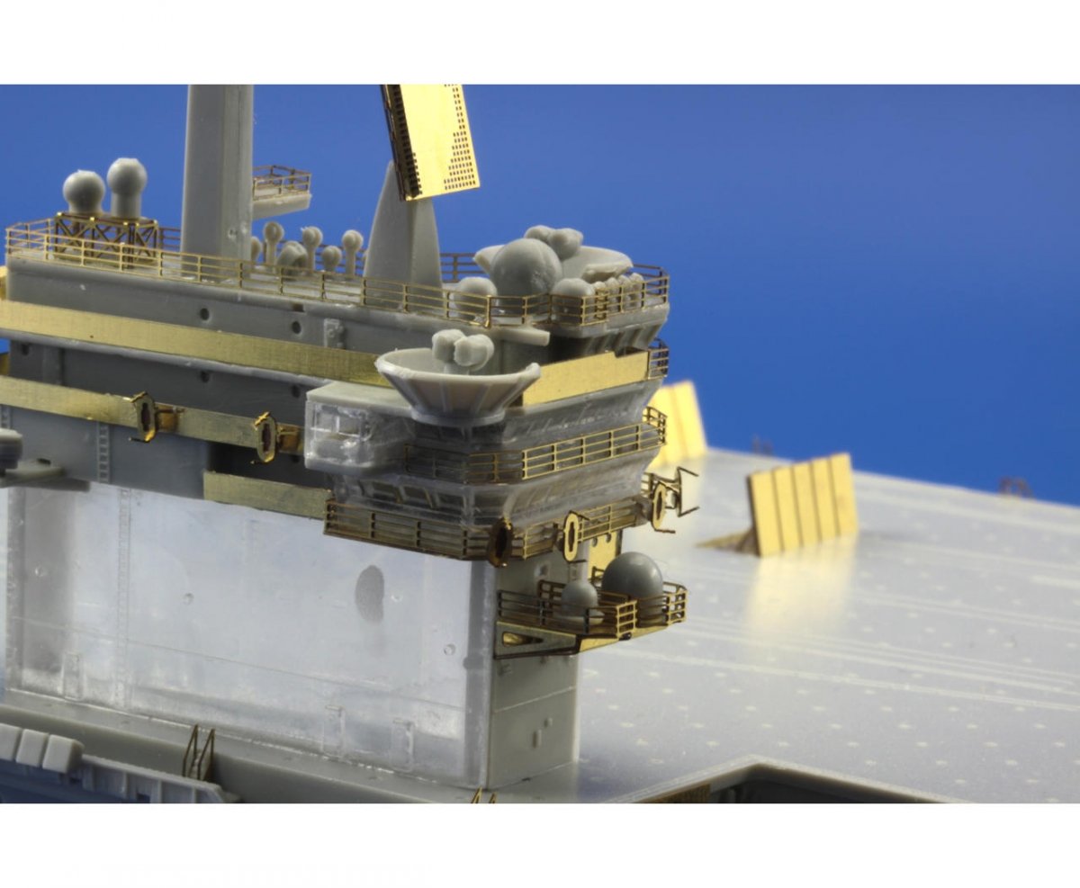 Eduard 17027 USS Nimitz CVN-68 (2005) TRUMPETER 1/700 – immagine 13