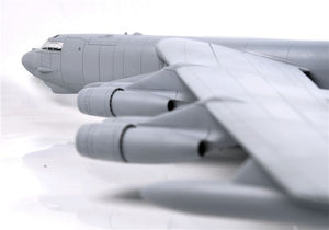 Modelcollect UA72200 B-52H U.S. Stratofortress strategic Bomber 1/72 – immagine 16
