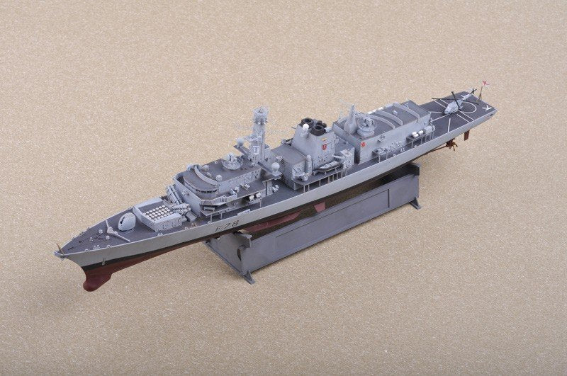 Trumpeter 04544 HMS Type 23 Frigate Kent F78 1/350 – immagine 10