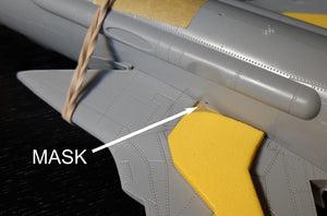 Omask 74851 F-105 Thunderchief wheel bay plugs (for Hobby Boss 80332, 80333 ) 1/48 – Bild 2
