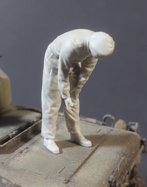 Panzer Art FI35-232 British tanker loading 75mm ammo No1 1/35 – zdjęcie 2