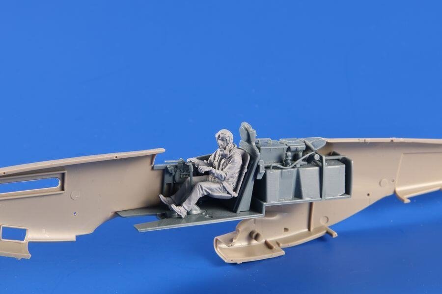 CMK F48361 P-51D Mustang Pilot ETO, assis 1/48 – image 6