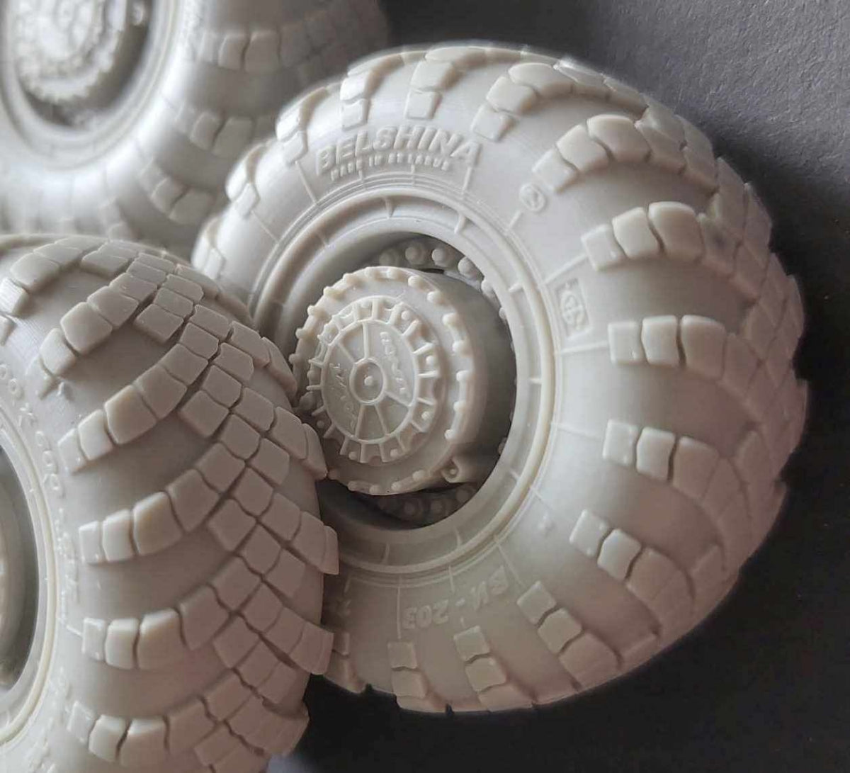Panzer Art RE35-810 51 P6A S-400 “Triumph” Road wheels 1/35 – Bild 2