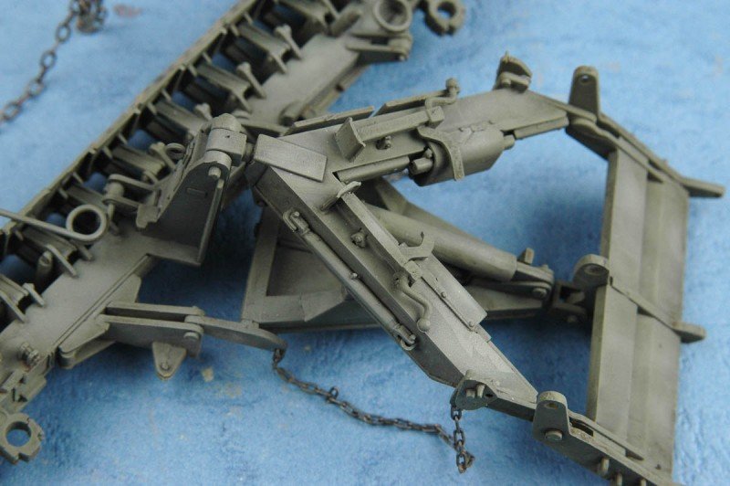 Trumpeter 01575 American M1132 Engineer Squad Vehicle 1/35 – immagine 3